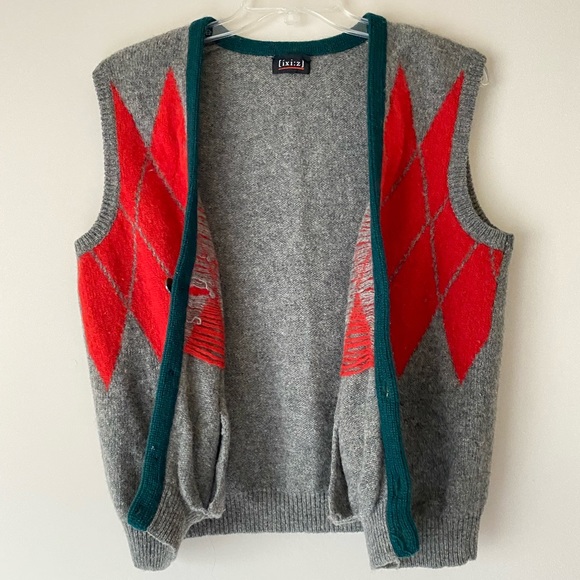 ixi:z Men’s Gray Red Green Seasonal Fabric Cardigan - L - Pre-owned - Picture 2 of 7